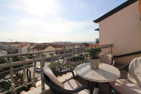 Apartment Maras Porec Bagian luar foto