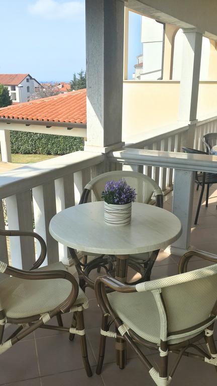 Apartment Maras Porec Bagian luar foto